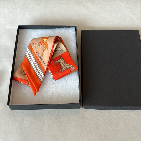 Hermes Couvertures Nouvelles Silk Twilly Orange - Picture 12 of 12